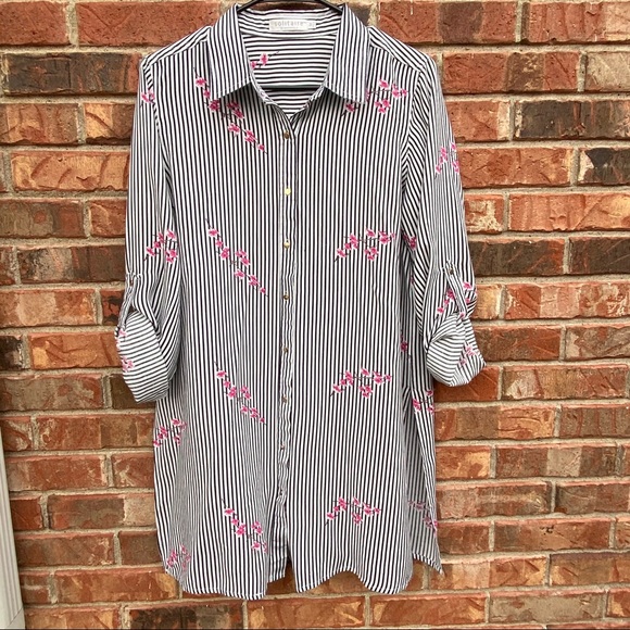 Solitaire Tops - Solitaire Long Button Down Tunic Top Floral M